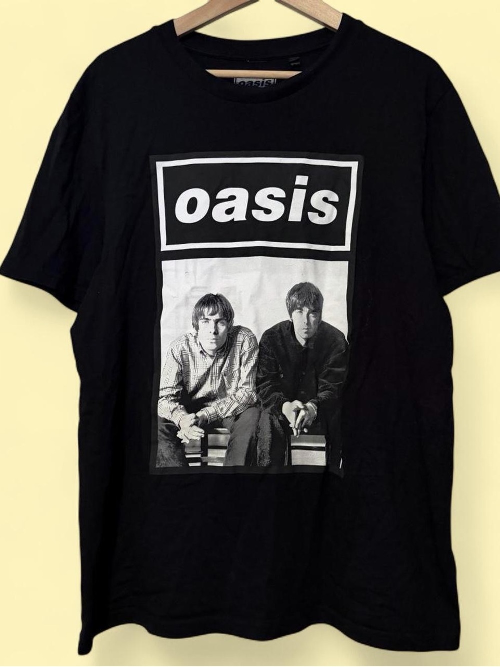 Oasis black band tee Size L 2025 tour